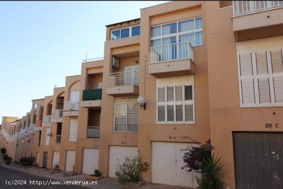 BUNGALOW DE CUATRO HABITACION CERCA DEL MAR EN CABO CERVERA. - ALICANTE