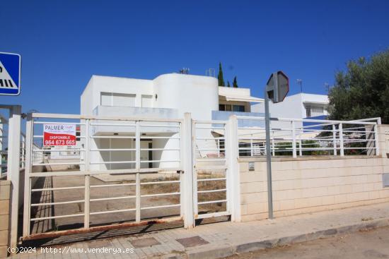 FABULOSO ADOSADO EN PLAYA DE NULES - CASTELLON