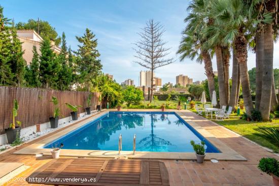 Villa de Lujo en Venta en la Zona Dehesa de Campoamor, Orihuela Costa - ALICANTE