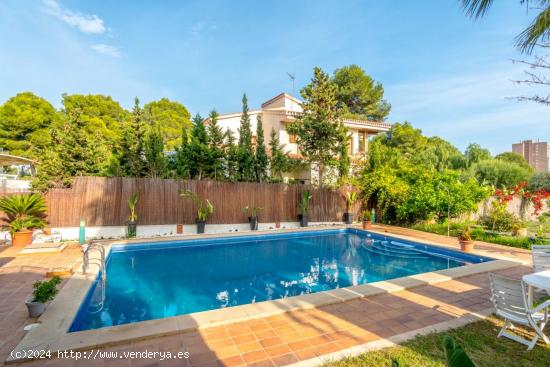 Villa de Lujo en Venta en la Zona Dehesa de Campoamor, Orihuela Costa - ALICANTE