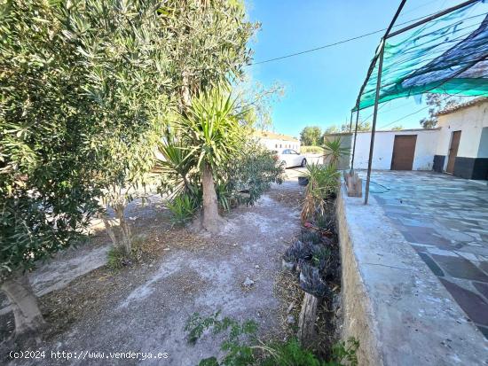 Casa de Campo con dos dormitorios con terreno y Nave en la Torrecilla - MURCIA