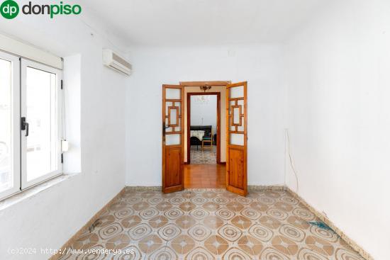 Venta de casa a reformar en Armilla (Granada) - GRANADA