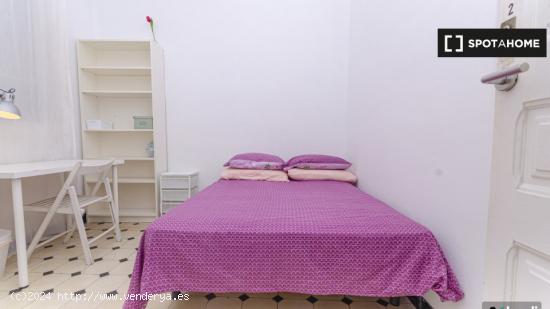 Habitación en piso compartido en barcelona. - BARCELONA