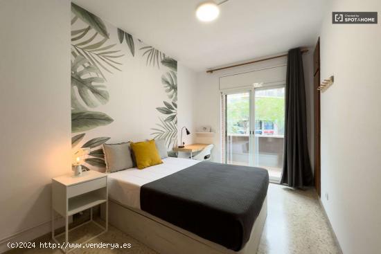 ¡Habitaciones en alquiler en un apartamento de 5 dormitorios en Barcelona! - BARCELONA