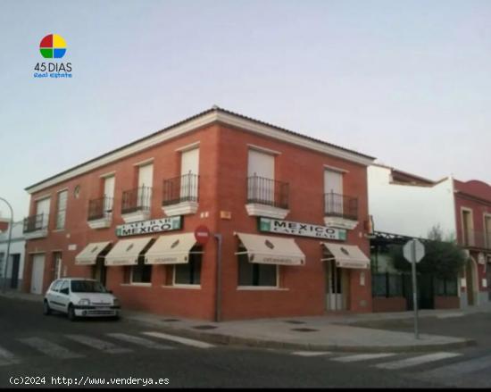 casa esquinera en venta con garaje privado en Montijo Badajoz - BADAJOZ