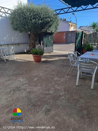 casa esquinera en venta con garaje privado en Montijo Badajoz - BADAJOZ