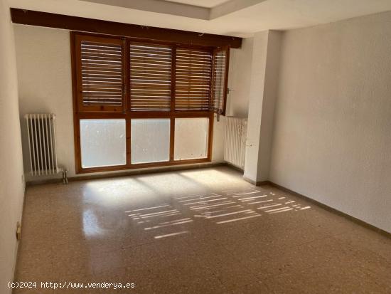 SE VENDE PISO CÉNTRICO EN CALAMOCHA - TERUEL