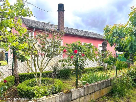 SE VENDE CASA DE PLANTA BAJA CON PARCELA Y JARDIN - LEON