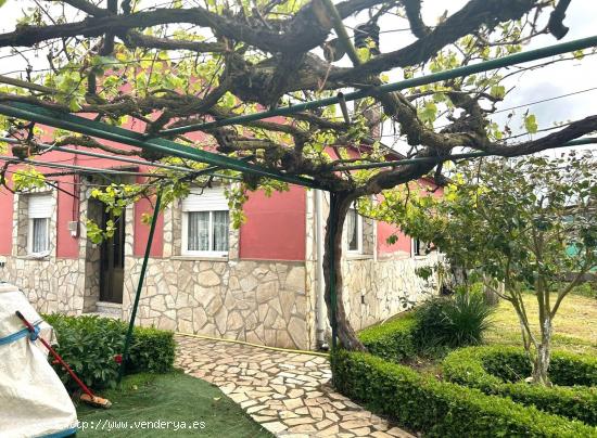 SE VENDE CASA DE PLANTA BAJA CON PARCELA Y JARDIN - LEON