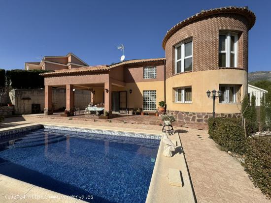 ¡En venta! Chalet familiar con piscina en Gormaig, Cocentaina - ALICANTE