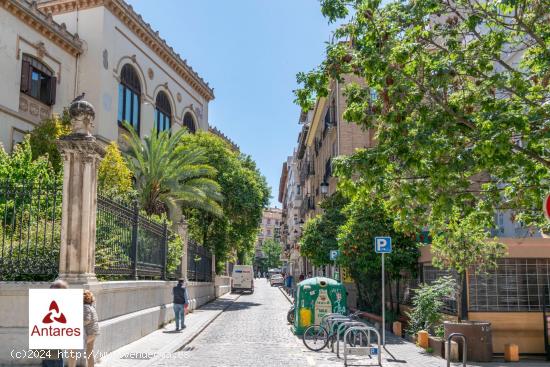 VIVIENDA EXCLUSIVA! Ático con gran terraza junto Gran Vía - GRANADA