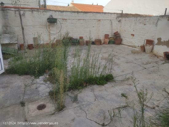 CASA CON AMPLIO PATIO EN CASCO HISTORICO DE ALMANSA - ALBACETE