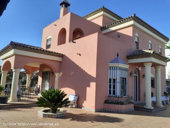 Chalet urbano en venta zona Los Gallos 900m² parcela - CADIZ