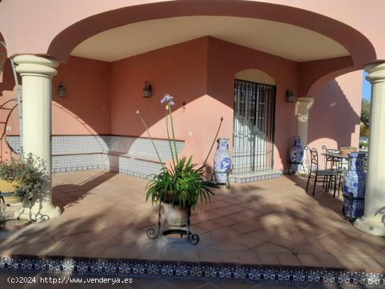 Chalet urbano en venta zona Los Gallos 900m² parcela - CADIZ