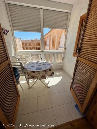 ALQUILER LARGA TEMPORADA APARTAMENTO DE 3 DORMITORIOS CON PISCINA COMUNITARIA - ALICANTE