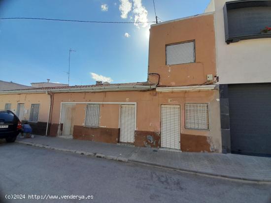 CASA EN VENTA EN VILLENA - ALICANTE