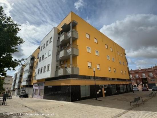  CASABANCO VENDE PISO DE CUATRO DORMITORIOS EN  MERIDA - BADAJOZ 