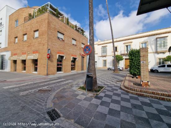  LOCAL COMERCIAL EN CENTRO CASCO HISTÓRICO - CADIZ 