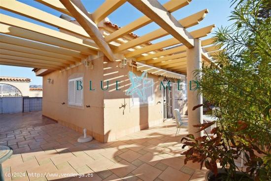  PRECIOSO CHALET EN 2ºLÍNEA DE PLAYA EN PLAYA GRANDE - MURCIA 