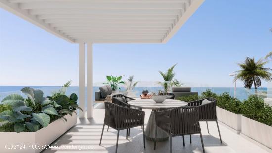 PROMOCIÓN DE OBRA NUEVA DE 3 VILLAS DE LUJO EN MIJAS COSTA CON VISTAS AL MAR EN 1ª LÍNEA DE PLAYA