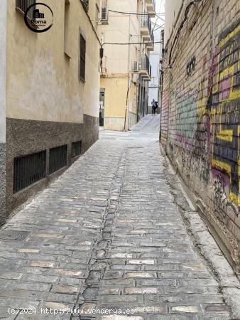 PLAZA DE GARAJE EN EL BARRIO DEL REALEJO - GRANADA