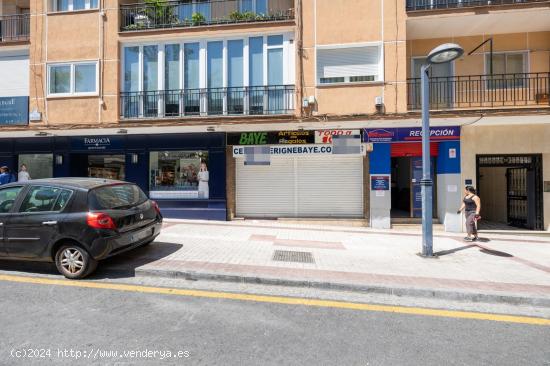 GRAN LOCAL COMERCIAL EN AVENIDA DE CERVANTES - GRANADA