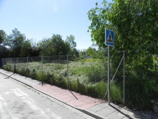 PARCELA PARA VIVIENDAS UNIFAMILIARES EN ZONA RESIDENCIAL JUNTO AL INSTITUTO RAMON Y CAJAL - GRANADA