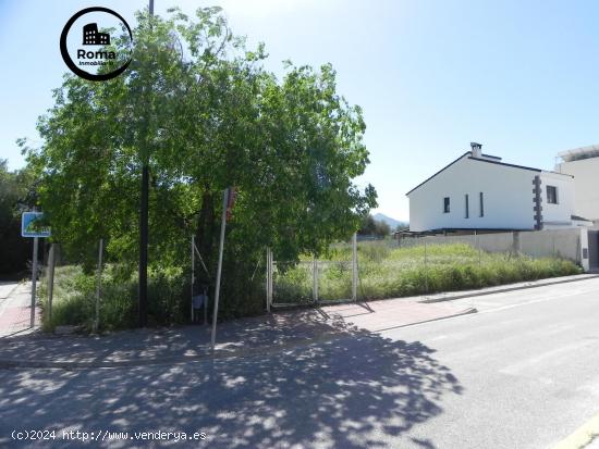 PARCELA PARA VIVIENDAS UNIFAMILIARES EN ZONA RESIDENCIAL JUNTO AL INSTITUTO RAMON Y CAJAL - GRANADA