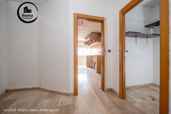 Se vende Local con vivienda en  urb Ventorrillo - GRANADA