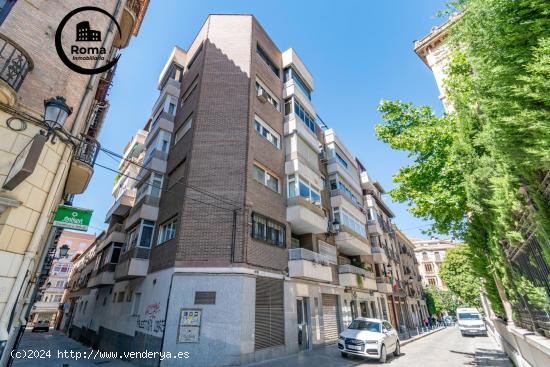  VIVIENDA EXCLUSIVA! Ático con gran terraza junto Gran Vía - GRANADA 