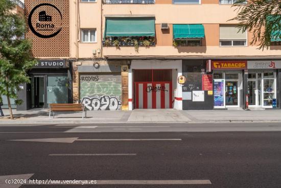 Amplia plaza de aparcamiento en Arabial - GRANADA