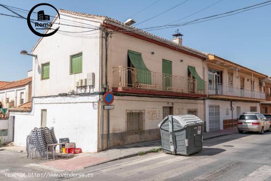  Casa en esquina en el centro de La Zubia - GRANADA 