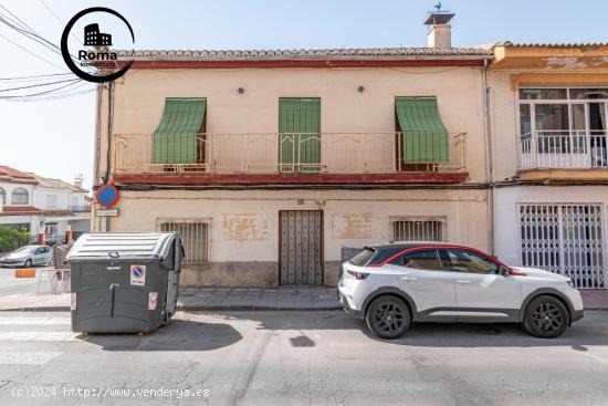 Casa en esquina en el centro de La Zubia - GRANADA