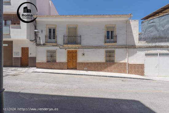  CASA REFORMADA DOS PLANTAS MAS TERRAZA  6 HABITACIONES GARAJE PATIO A 30 MINUTOS DE GRANADA - GRANAD 