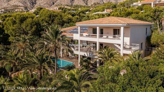 IMPRESIONANTE VILLA CON FANTÁSTICAS VISTAS AL MAR A LA VENTA EN ALTEA - ALICANTE