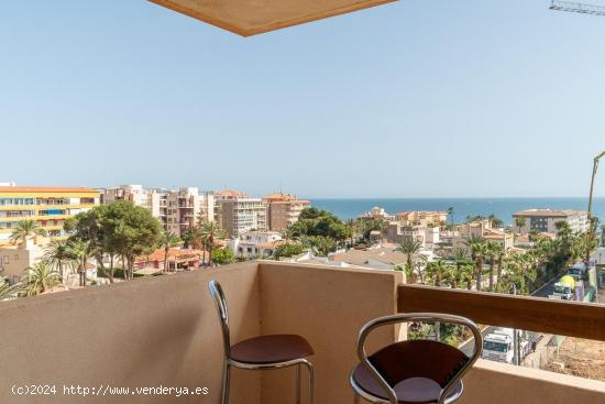 APARTAMENTO DE LUJO CON GARAJE CERCA DEL MAR EN LA ENTRADA DE TORREVIEJA - ALICANTE