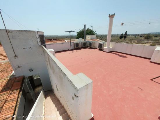 CASA EN UNA SOLA PLANTA EN ZONA PRIVILEGIADA CERCA AL MAR - ALICANTE