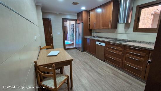 Residencia de ancianos +  licencia turística - MALAGA