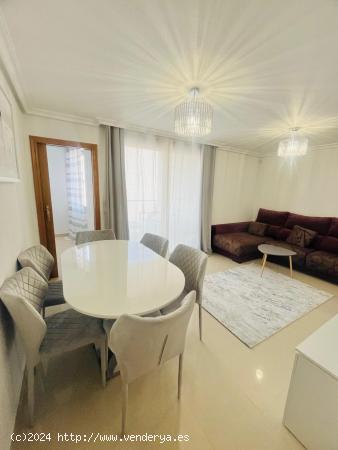 Este luminoso y amplio apartamento es la joya que estabas buscando para tus vacaciones! - ALICANTE