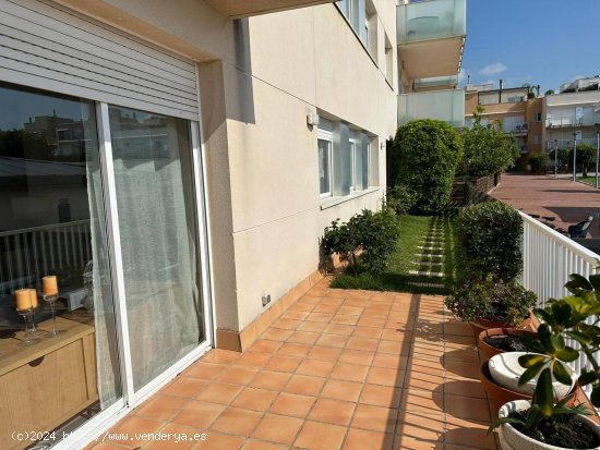 Bajos con jardin en venta  en Cubelles - Barcelona