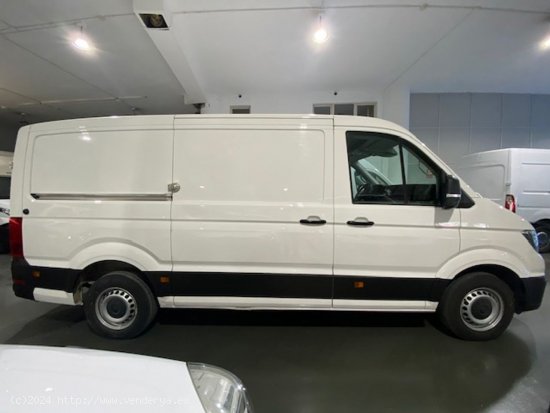 Volkswagen Crafter Furgon L3H2 2.0 TDI SCR 35 BM 140cv - GARANTIA MECANICA - Barcelona