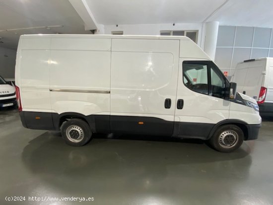 Iveco Daily Furgón 35S16 V 3520L H2 12.0 160cv - GARANTIA MECANICA - Barcelona