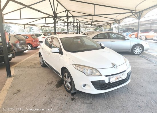 Renault Megane 1.6  DYNAMIQUE 16v - Cornella de Terri