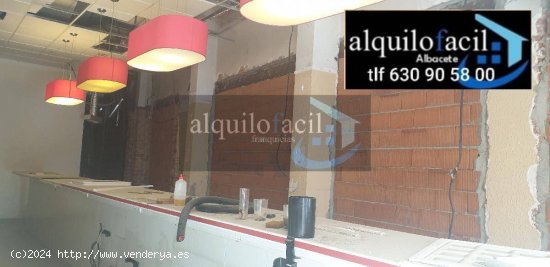  SE ALQUILA BAR/ ARQUITECTO VANDELVIRA/ 155 METROS/ 1000 € 