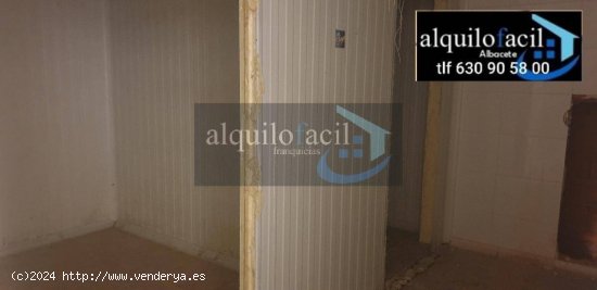 SE ALQUILA BAR/ ARQUITECTO VANDELVIRA/ 155 METROS/ 1000 €