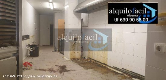 SE ALQUILA BAR/ ARQUITECTO VANDELVIRA/ 155 METROS/ 1000 €