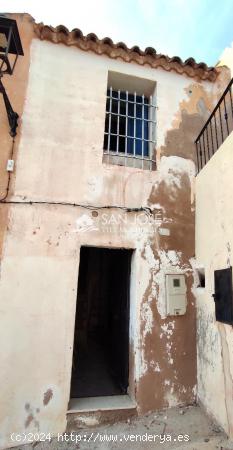 sSE VENDE CASA EN MONFORTE DEL CID PARA REFORMAR. - ALICANTE