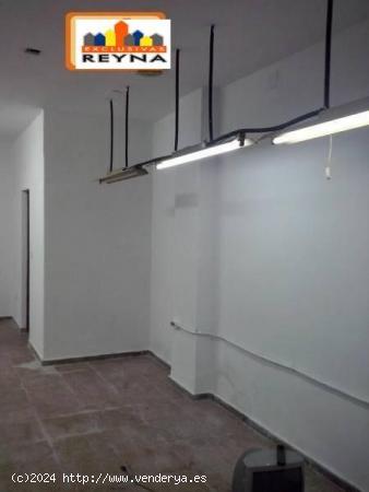 SE VENDE LOCAL DE 80 m2 EN ELCHE CON OFICINA Y PLATO DUCHA 45.000 € - ALICANTE