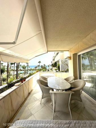 Apartamento en primera linea de playa, en alquiler para 10 meses en Los Granados I, Puerto Banus - M