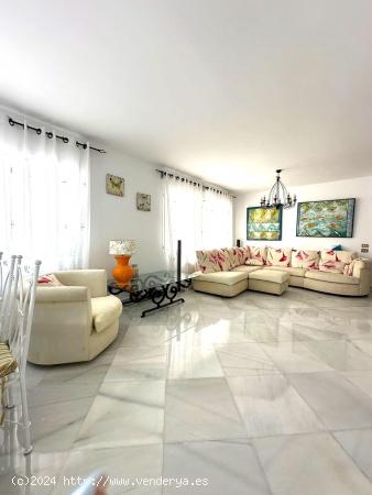 Apartamento en primera linea de playa, en alquiler para 10 meses en Los Granados I, Puerto Banus - M